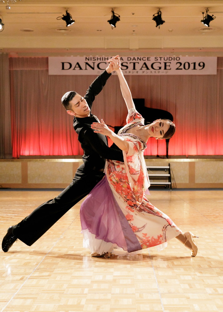 札幌の社交ダンス教室、無料体験レッスン随時受け付け中。初心者の方を対象にしたサークルも開催中です。