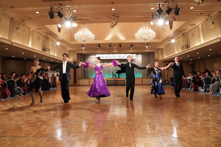 札幌の社交ダンス教室、無料体験レッスン随時受け付け中。初心者の方を対象にしたサークルも開催中です。